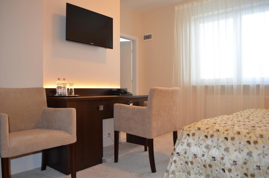 Hotel Alexandra Pobiedziska Room photo